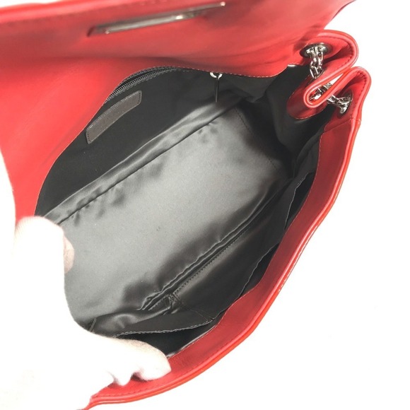 CHANEL Red Leather Logo Shoulder Bag - Picture 11 of 16